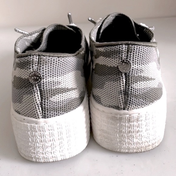 Madden NYC  Camouflage Slip-ons - Picture 4 of 9